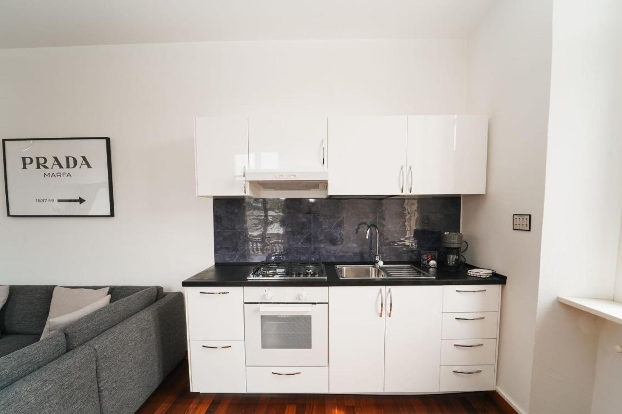 Appartamento Esclusivo Fronte Lago, In Centro A Como Con Garage المظهر الخارجي الصورة