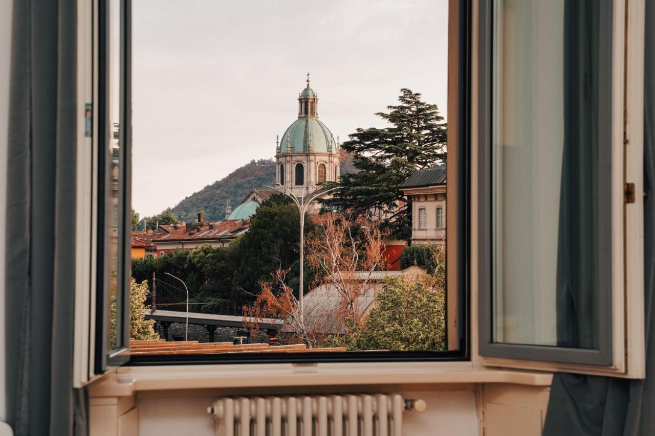 Appartamento Esclusivo Fronte Lago, In Centro A Como Con Garage المظهر الخارجي الصورة